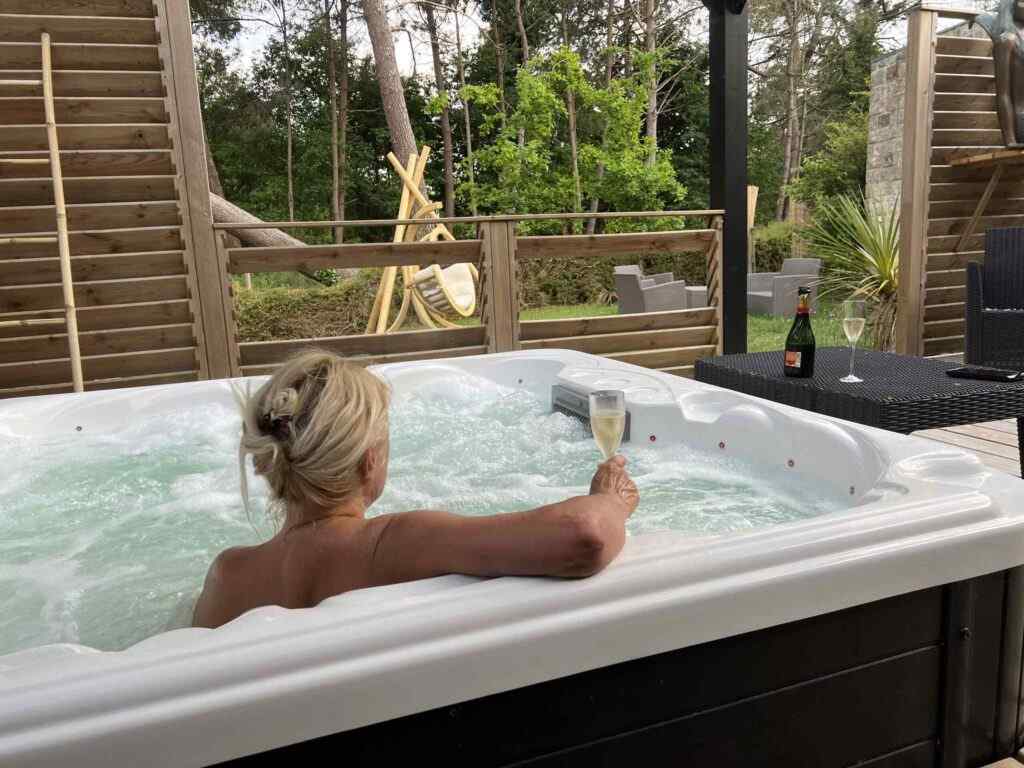 Jacuzzi area benessere Camping Les Bruyères de Carnac, a Carnac, Morbihan, Bretagna meridionale, Francia