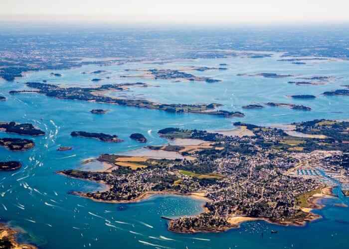 Croisière à proximité du camping Les Bruyères de Carnac dans le Morbihan Bretagne Sud France