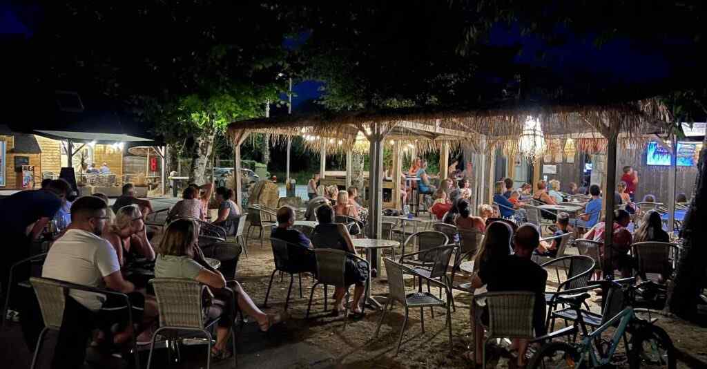 Soirée animation Camping Les Bruyères de Carnac Golfe du Morbihan Bretagne Sud France