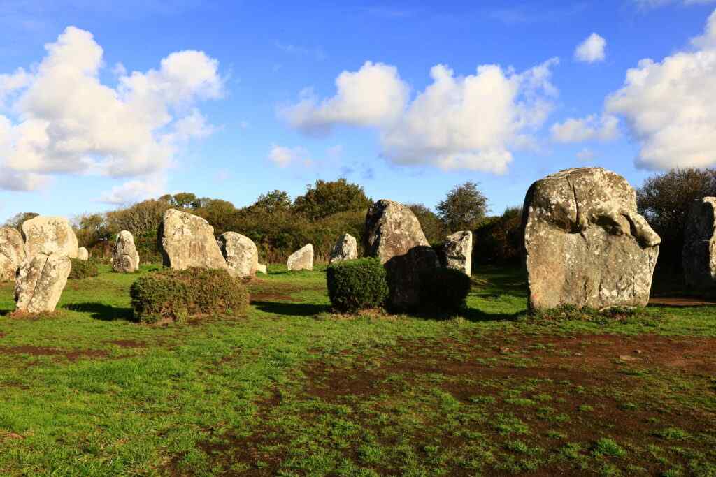 Depuis le Camping Les Bruyères, Visitez les menhirs de Carnac